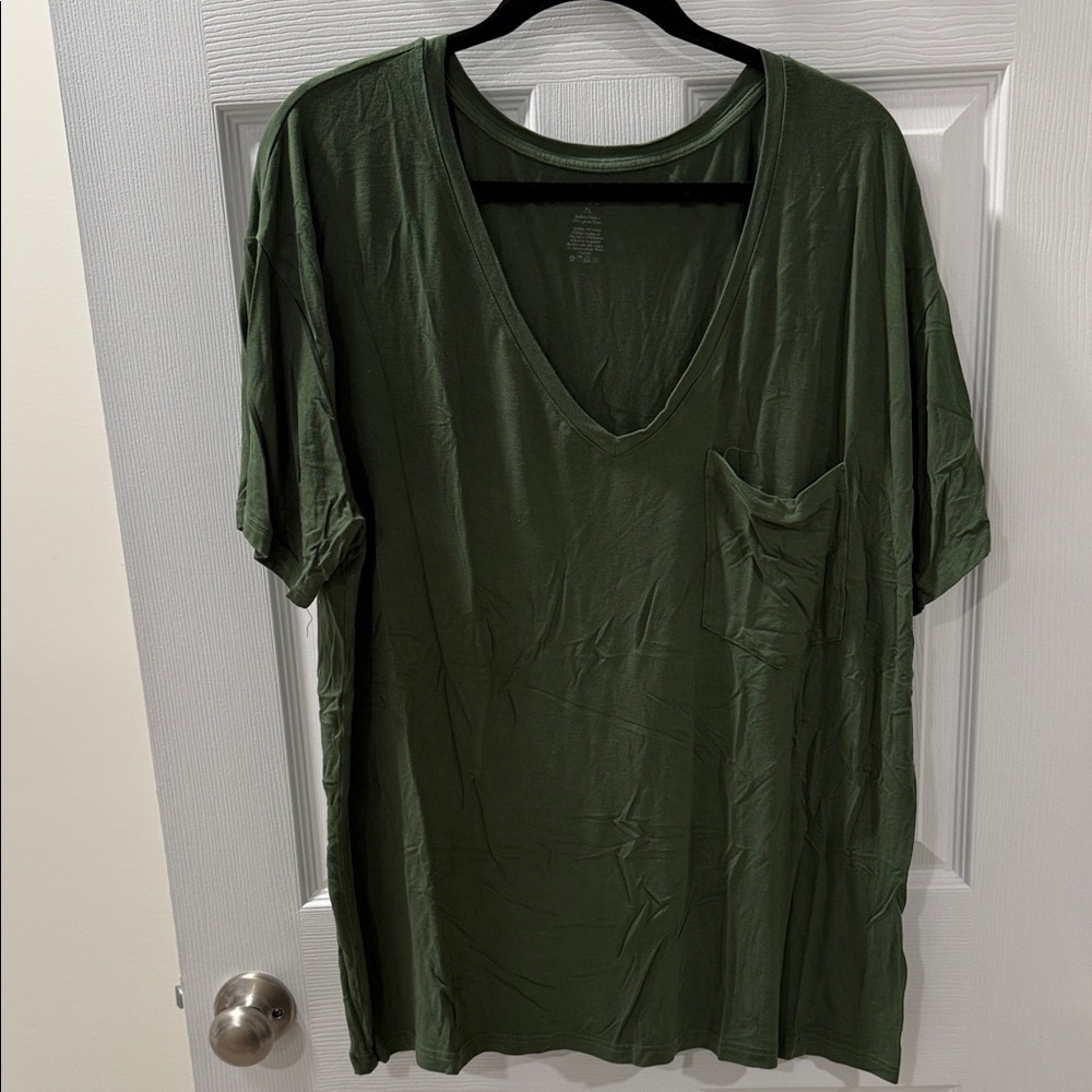 Kyte BABY Women’s Relaxed-Fit V Neck-Hunter